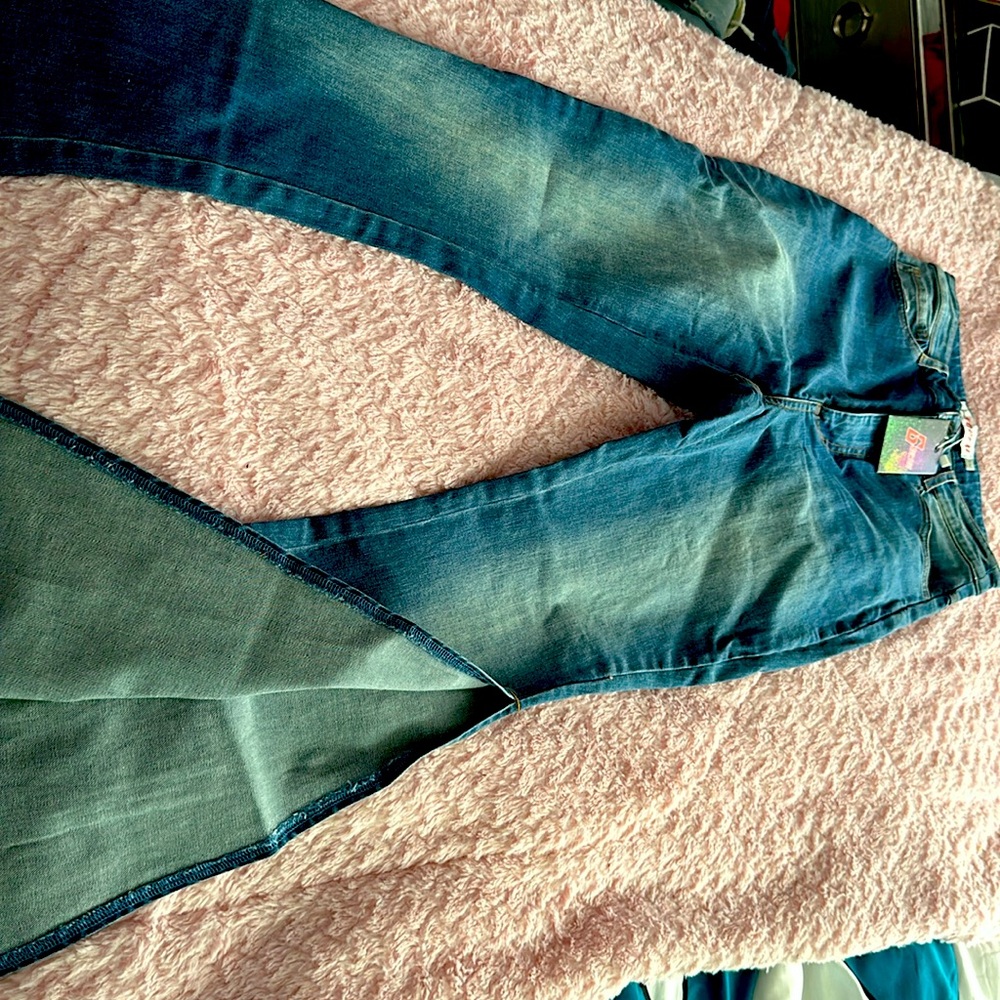 Jeans very chic ( split on both sides)